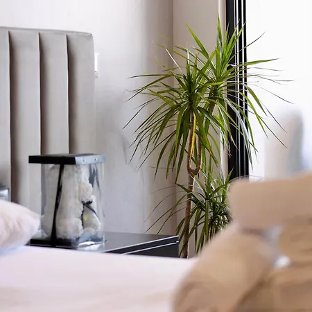 Sea View Apartment *