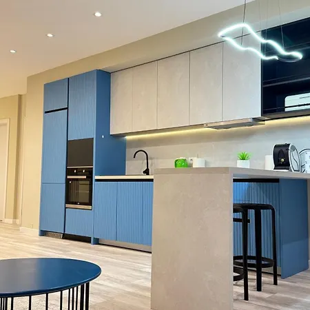 Sea View Apartment *