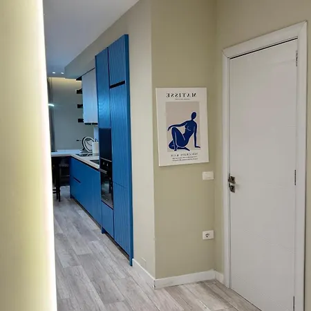 Sea View Apartment *